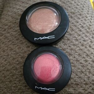 MAC Blush Duo - Petal Power and Soft & Gentle Highlighter